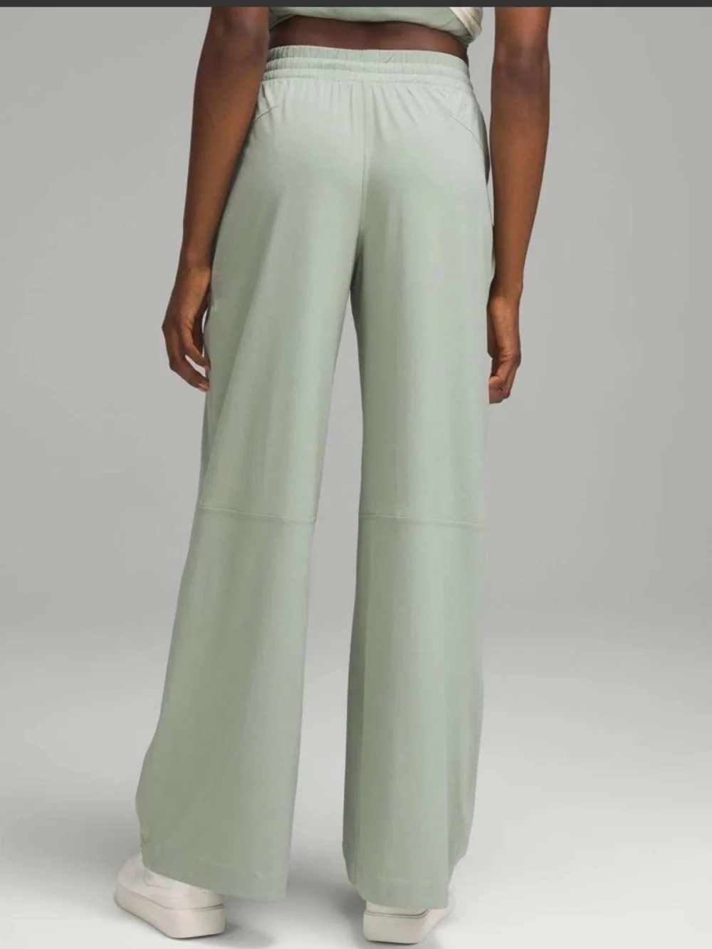 Lululemon Swift Mid-Rise Wide Leg Pant